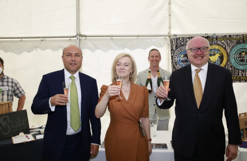 Andrew, Secrtary of State for International Trade Liz Truss and Hon. George Brandis QC with Trevor Clough of Digby Fine English (photo credit: Wilton Park)