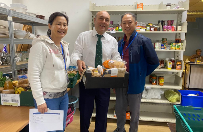 Andrew Griffith MP with volunteers 