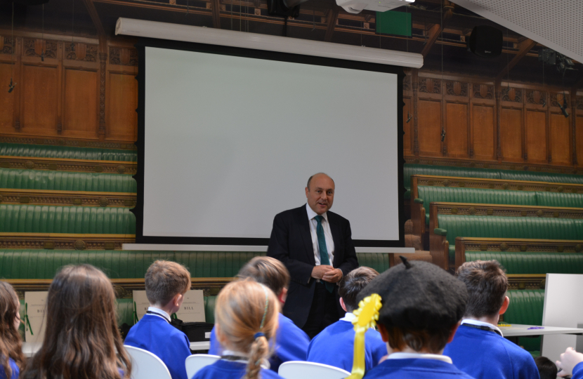 Andrew Griffith with primary school pupils in Houses of Parliament