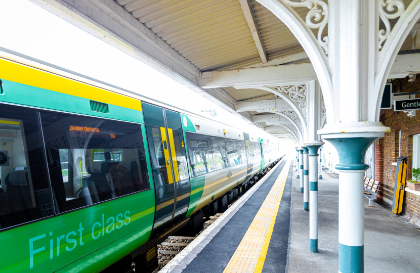 Train at Arundel station