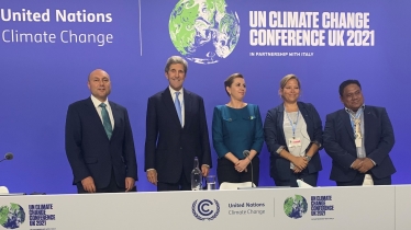 Photo of signing of the Declaration on Zero Emission Shipping at COP 26 (Left to right,  Andrew Griffith MP, John Kerry, Her Excellency Mette Frederiksen, Henriette Hallberg  Thygesen and Minister Bruce Bilimon